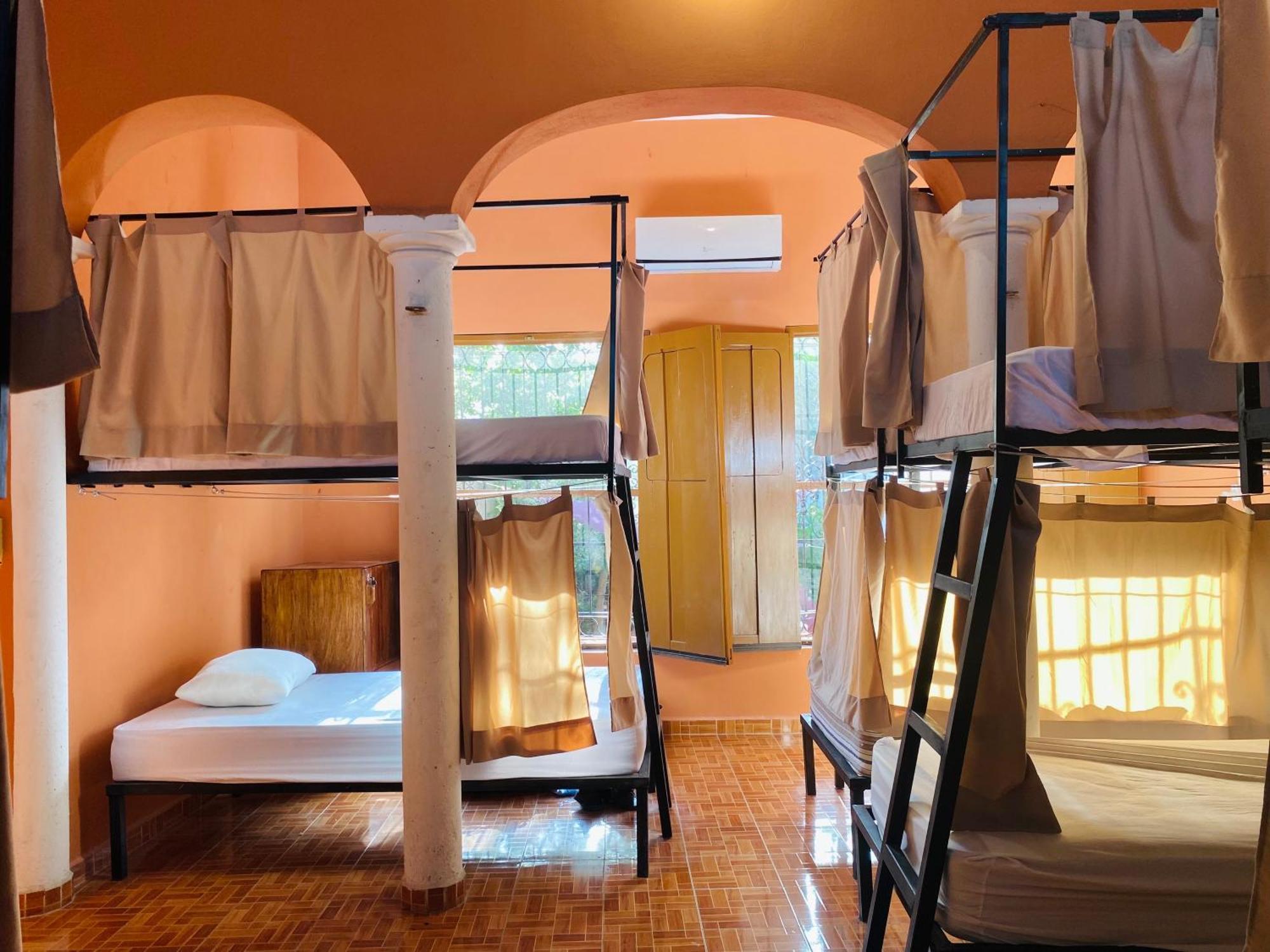 ואיאדוליד Alena Hostal מראה חיצוני תמונה