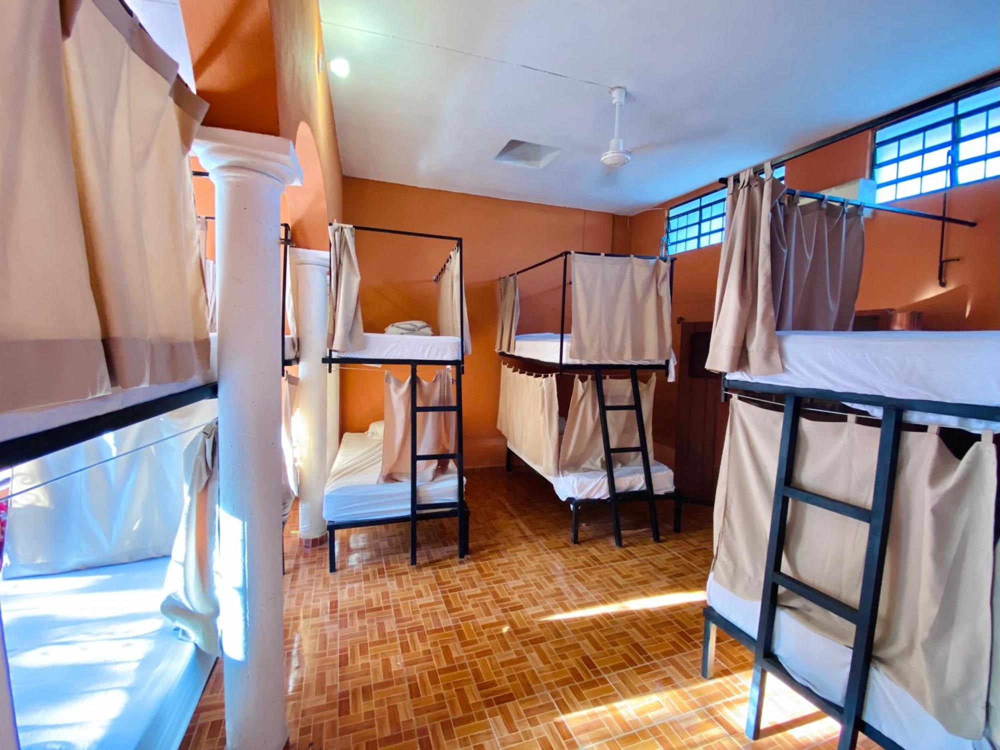 ואיאדוליד Alena Hostal מראה חיצוני תמונה
